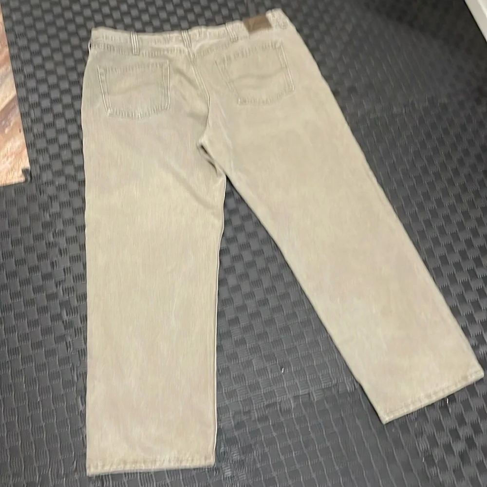 -Lee  42 x 30 jeans relaxed fit  tan color